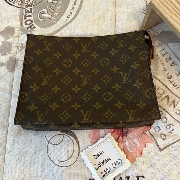 Toiletry 26 - Picture 7 of 11